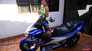 Asian bikini babe washes Yamaha porn movie