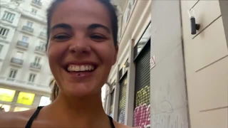 Brunette smiles on Madrid street xxx scene